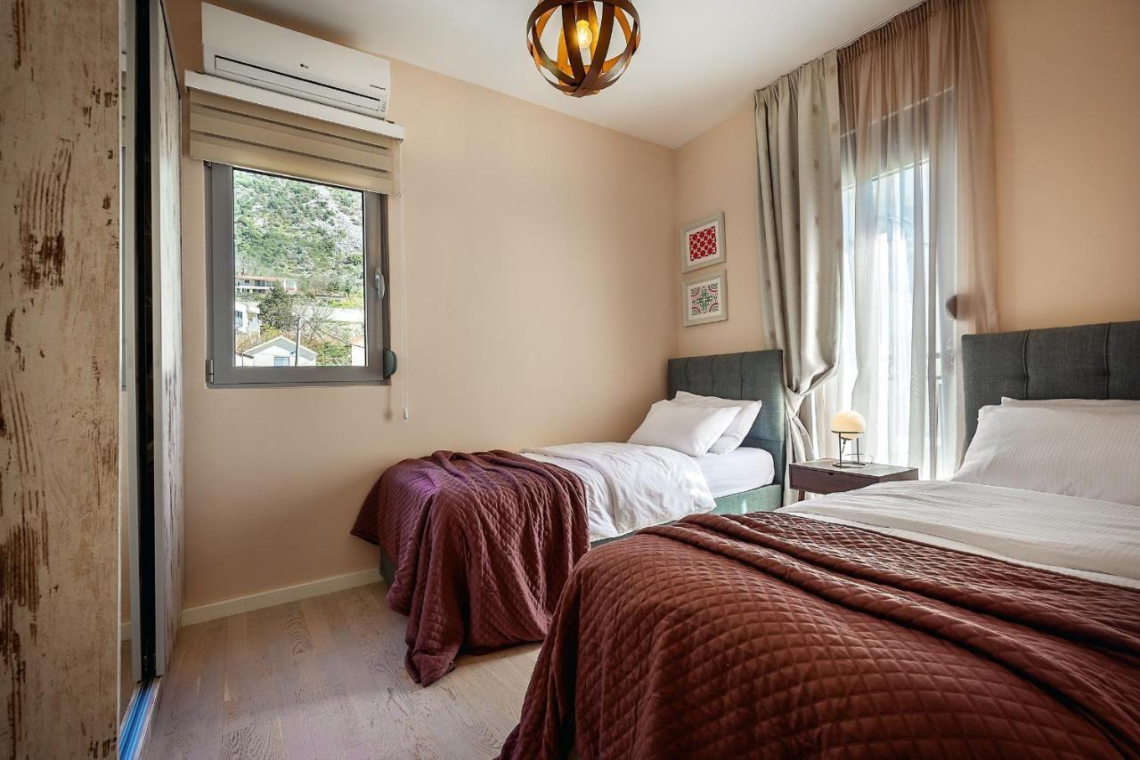 2Montenegro Limeta Apartments With Pool Kotor Luaran gambar