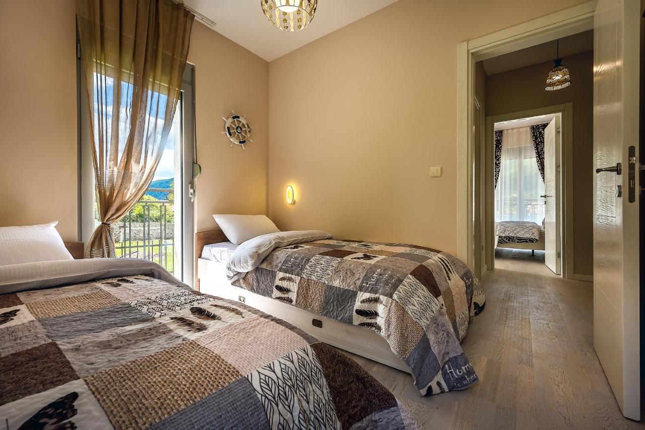 2Montenegro Limeta Apartments With Pool Kotor Luaran gambar